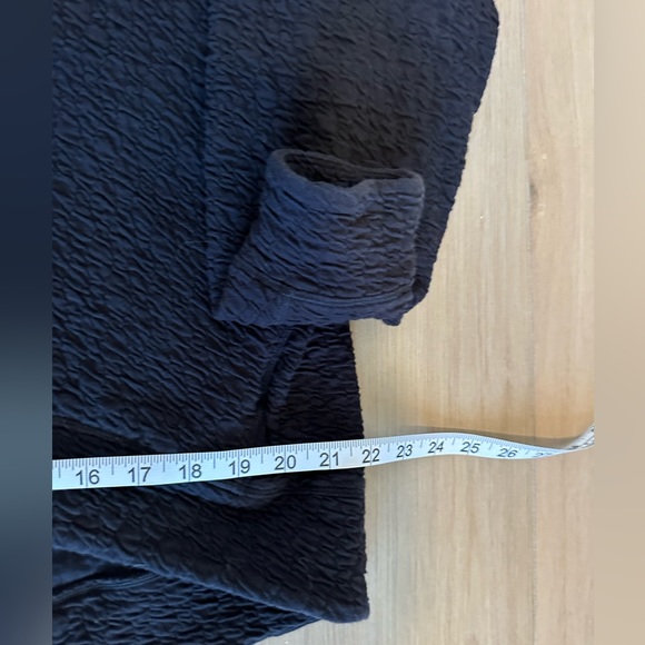 Lululemon Rippled V-Neck Pullover Size 6 Black - Picture 10 of 11